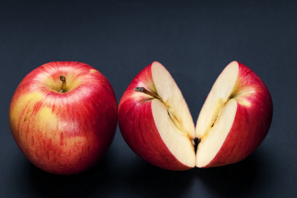 Apfel,aufgeschnitten,hälfte,ganzer Apfel