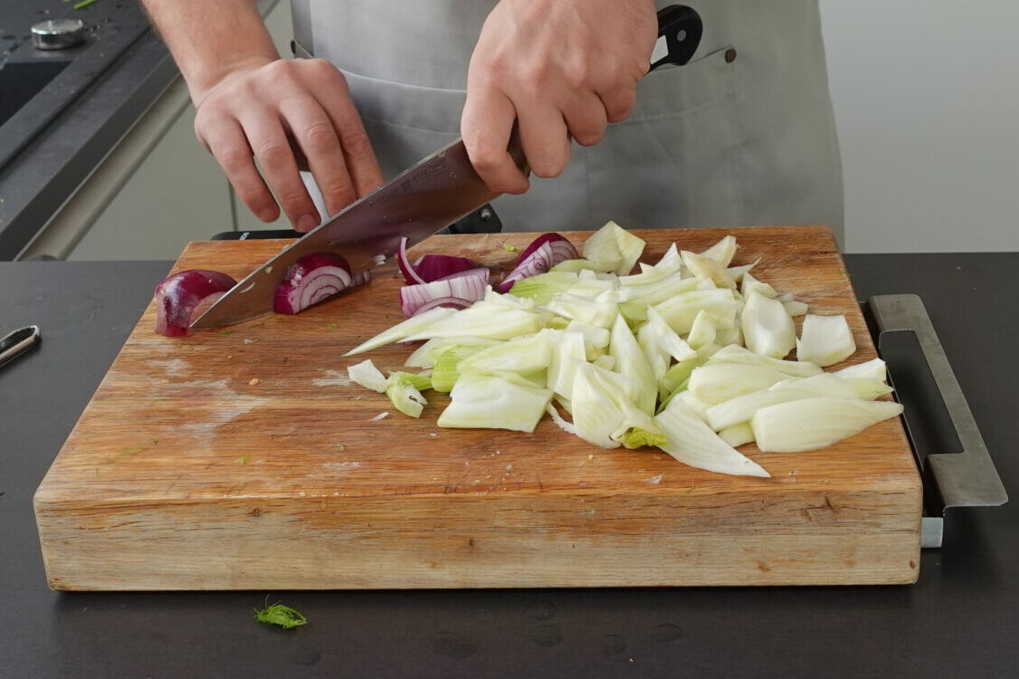 fenchel,schneiden,rote Zwiebeln