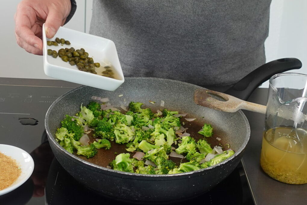 Kapern,Hefeflocken,Pasta-Sauce,hinzufügen,vegan,gesund, lecker