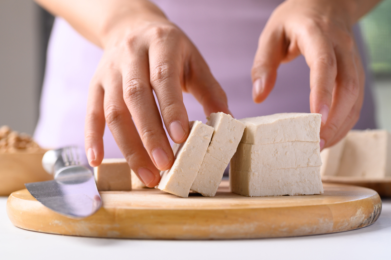 Tofu,klein zupfen,zerkleinern