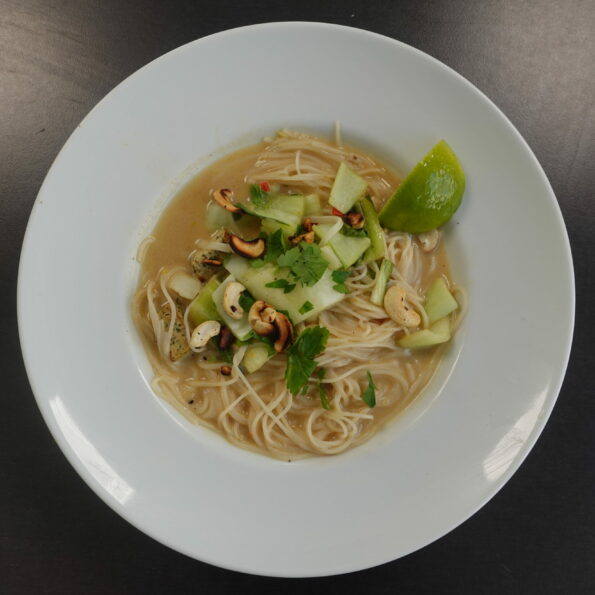 Köstliche Glasnudeln-Curry-Suppe – Einladendes Titelbild