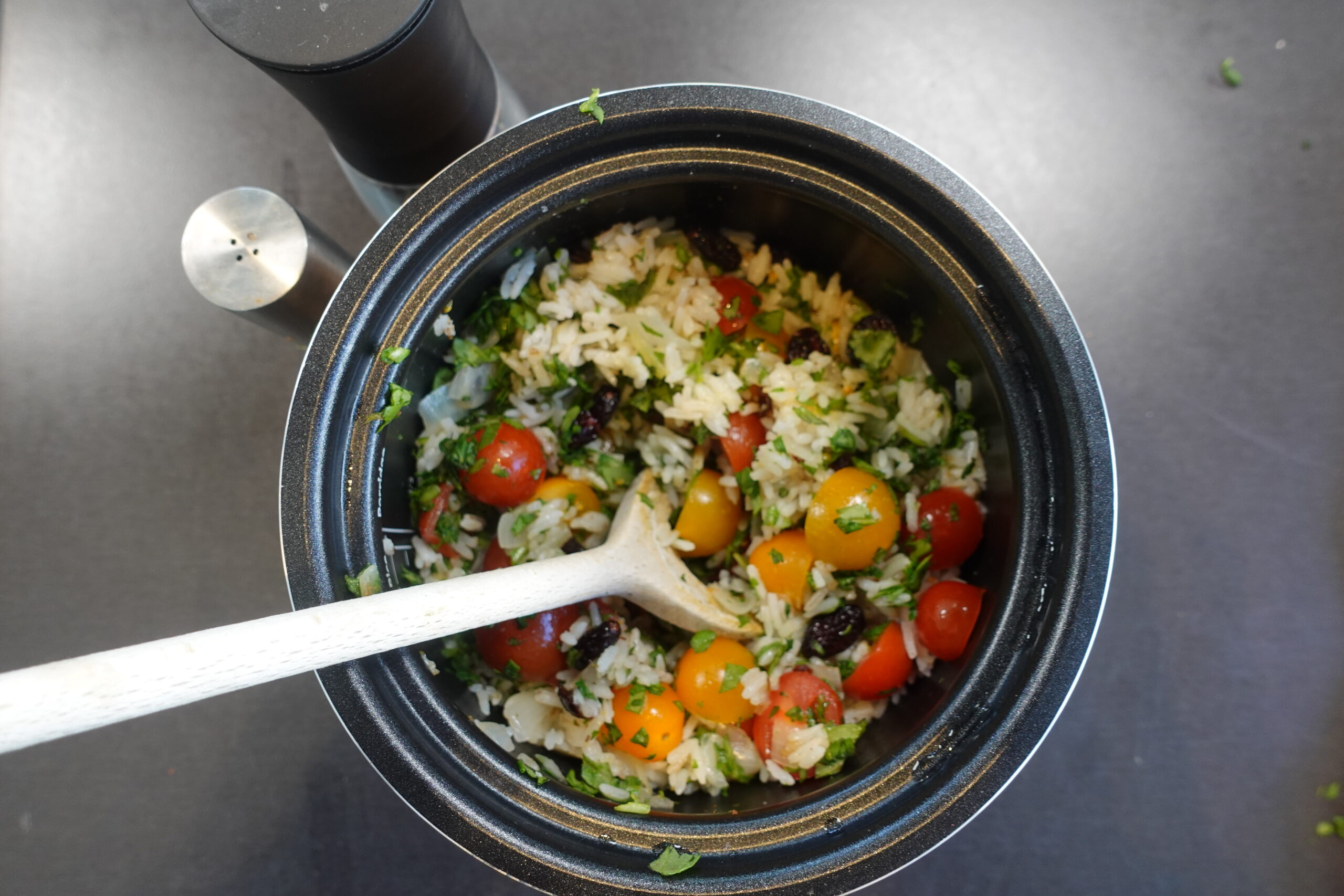 Veganes Reis-Pilaf mit Rucola + Tomaten &amp; Zucchini - sehr lecker!