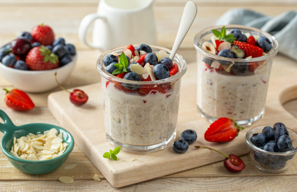 Oat meal, mit Beeren,Gläser, Diabetes,gut,hilft,Frühstück,gesund,Haferflocken